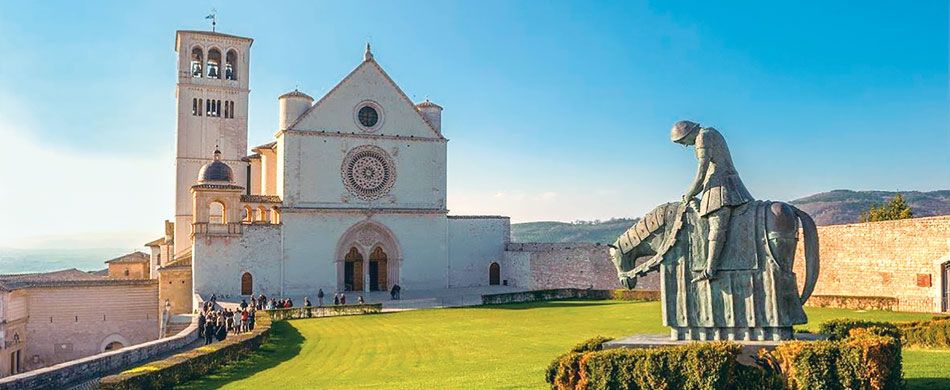 Bazilika sv. Franje u Asizu; Papa Franjo izabrao je Asiz kao mjesto za poticanje novog gospodarskog poretka izgrađenog na vrijednostima pravde, solidarnosti i sigurnog čuvanja okoliša. Izvor: https://www.messengersaintanthony.com/content/economy francesco